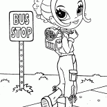 Kız yürüyerek seyahat ediyor